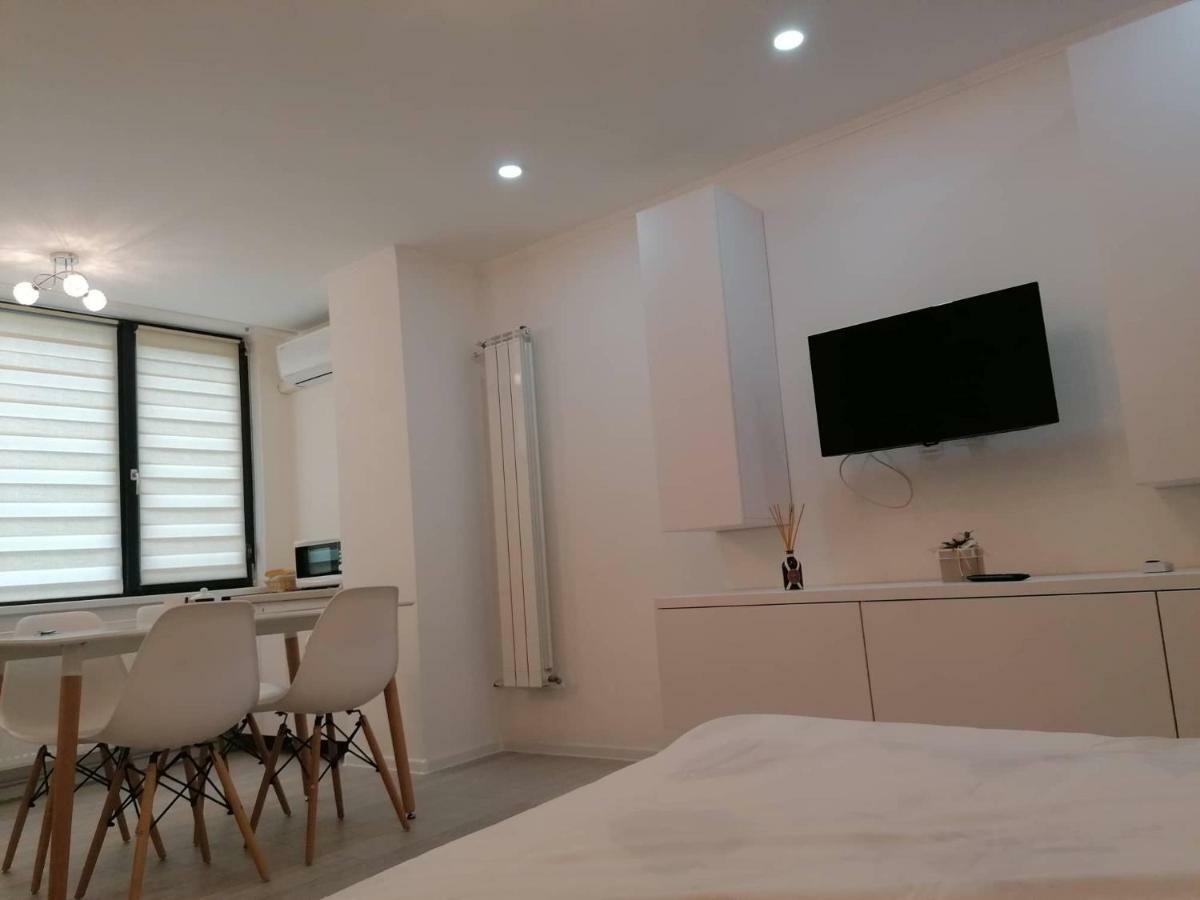 White Studio Lägenhet Cluj-Napoca Exteriör bild